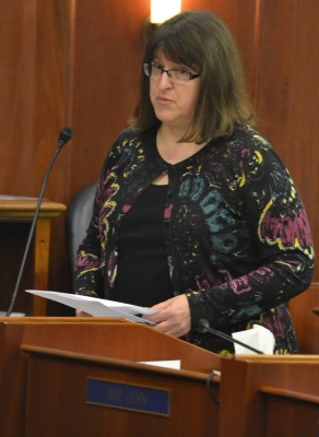 Giving a floor speech arguing against changing teacher tenure.