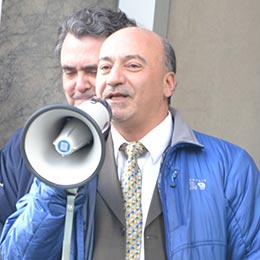 Les and the loudspeaker