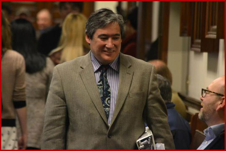 Sam saying hello to Jim Lottsfeldt after floor session