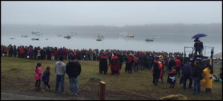 boats arriving for the dedication of the Xunaa Shuká Hít.