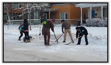 Mt. View Neighbors and Volunteers help with the snow
