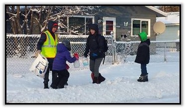 Mt. View Neighbors and Volunteers help with the snow