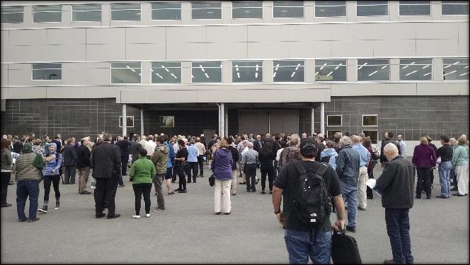 A ton of people showed up to watch the ribbon cutting for the Engineering and Industry building.